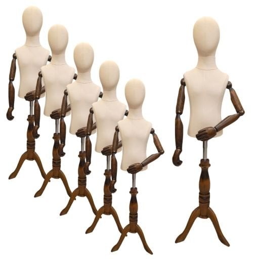 Çocuk terzi ve prova mankeni