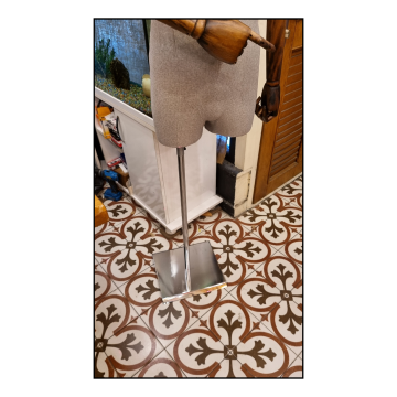 48 Beden Ahşap Kollu Pantolon Giyebilen Erkek Vitrin Mankeni