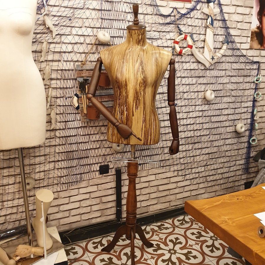 Ahşap kollu özel boya erkek terzi mankeni