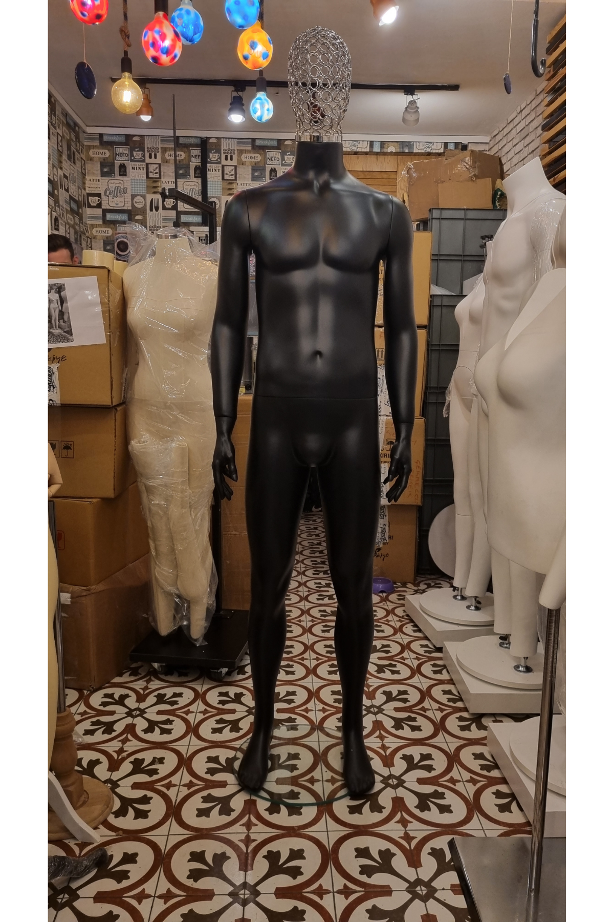 Erkek vitrin mankeni, vitrin mankenleri, cansız manken