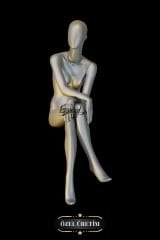 Oturan Bayan Vitrin Mankeni