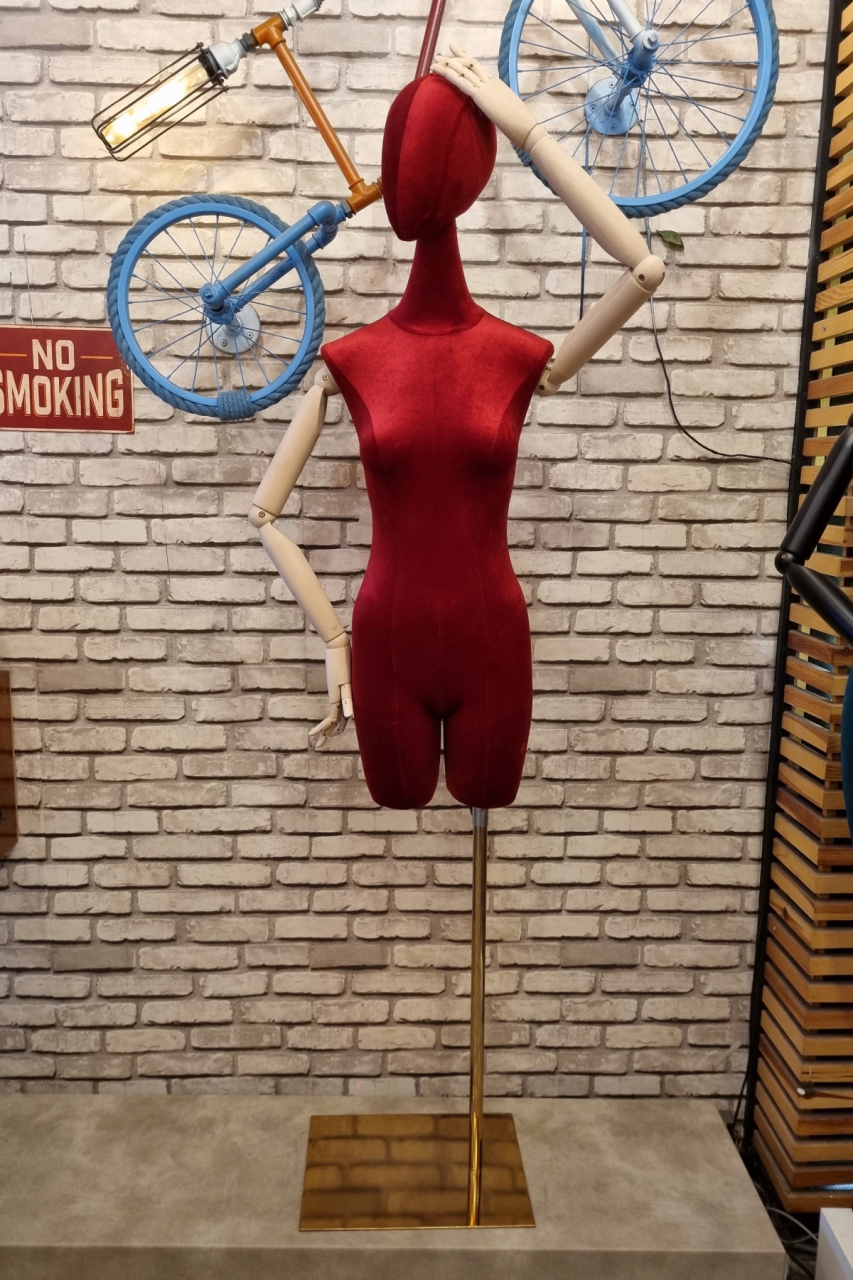 Pantalon Giyebilen Ahşap Kollu Terzi Mankeni Vitrin Mankeni