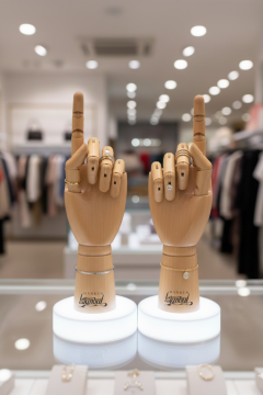 Ahşap Cilalı Sol ve Sağ Erkek El  30 cm-Eskiz El Mankeni