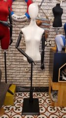 Ahşap Kollu Terzi Mankeni Vitrin Mankeni