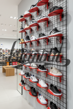 Kırmızı Tel Panoya Geçme Plastik Ayakkabı Standı