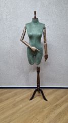 38 Beden Pantolon Giyen Ahşap Kollu Terzi Vitrin Mankeni