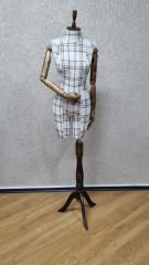 38 Beden Pantolon Giyen Ahşap Kollu Terzi Vitrin Mankeni