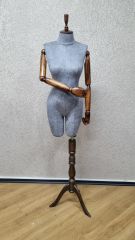 38 Beden Pantolon Giyen Ahşap Kollu Terzi Vitrin Mankeni