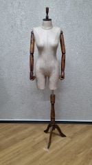 38 Beden Pantolon Giyen Ahşap Kollu Terzi Vitrin Mankeni