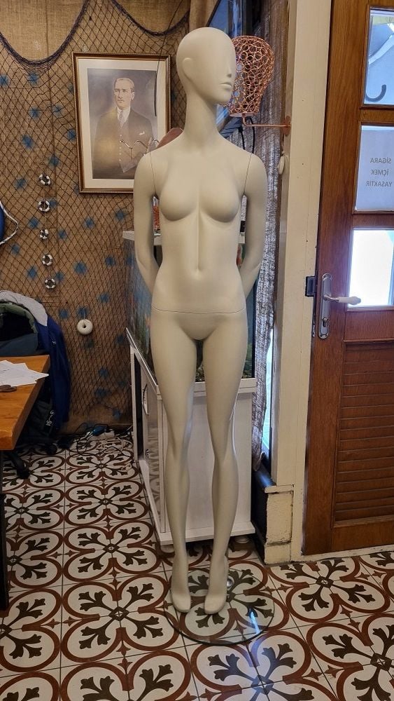 Delüks Bayan Vitrin Mankeni